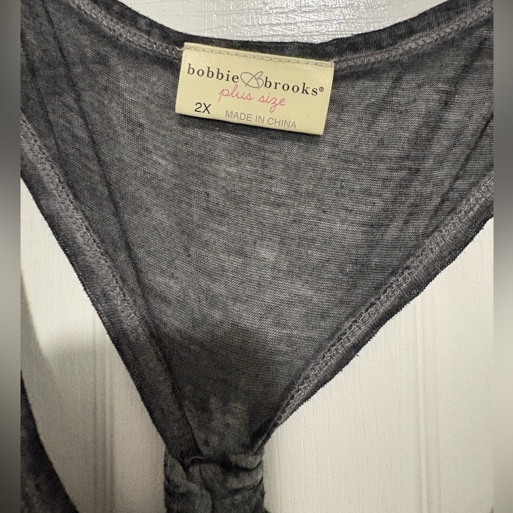Charcoal Gray Tank w/American Flag Heart - Picture 4 of 5